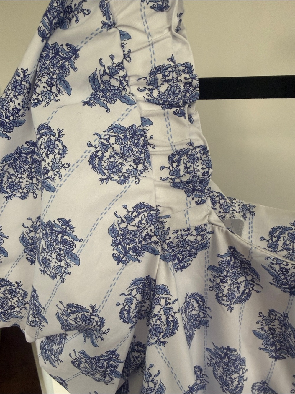 1X - EUC CeCe White Blouse with Blue Floral Print and Puff Sleeves - Picture 3 of 9